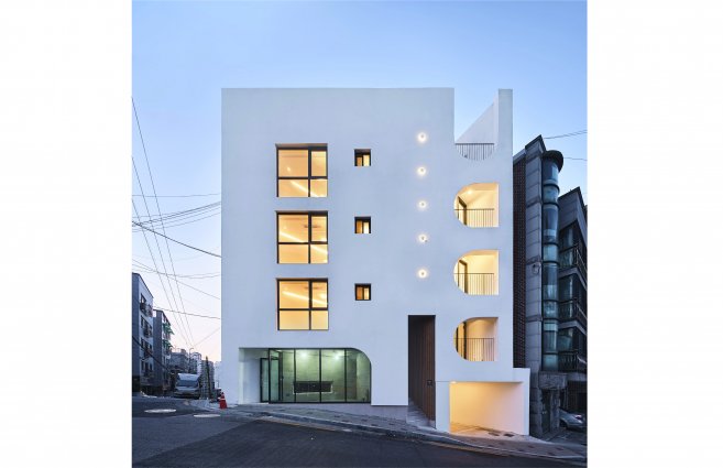 [New 50% 할인] 최대10인/복층/서면역 5분/부암역5분/퀸침대5