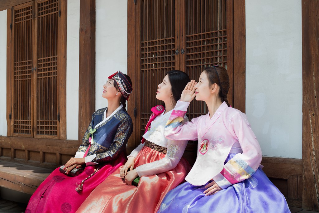 [패키지] 한복삼삼오오 고급한복3만원 대여권+휴게스트하우스 4인실